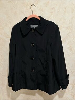 Anne Klein black water resistant trench coat in size women’s size large